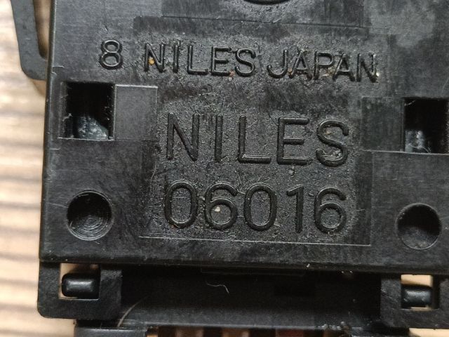 bontott NISSAN PRIMERA Vészvillogó Kapcsoló