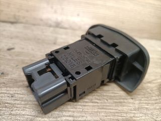 bontott NISSAN PRIMERA Vészvillogó Kapcsoló