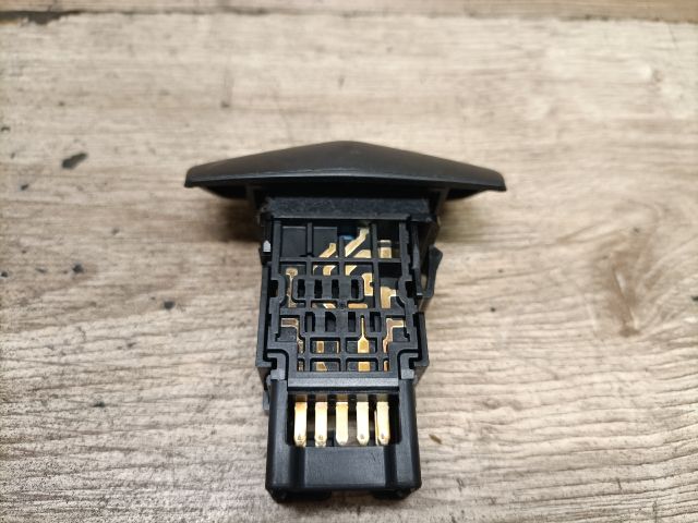 bontott NISSAN PRIMERA Vészvillogó Kapcsoló