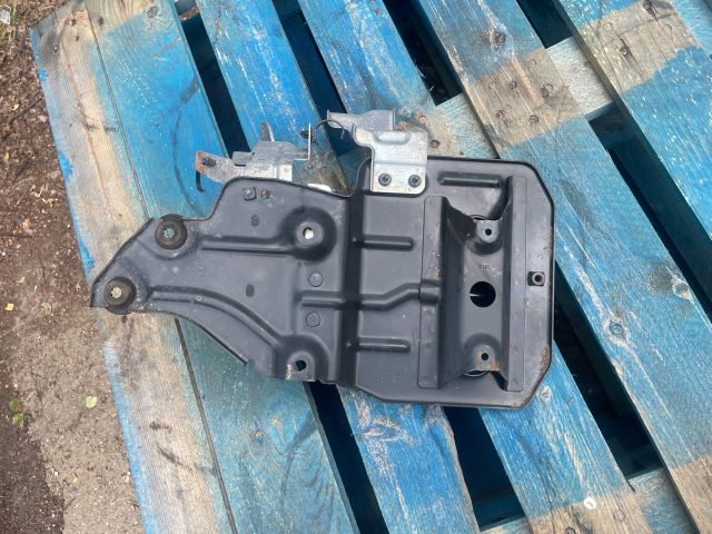 bontott NISSAN PULSAR Akkumulátor Tartó