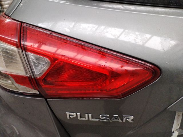 bontott NISSAN PULSAR Bal Belső Hátsó Lámpa