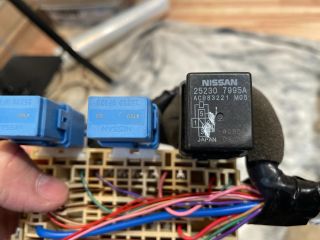 bontott NISSAN PULSAR Biztosítéktábla Utastér