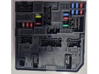 bontott NISSAN PULSAR Biztosítéktábla Utastér