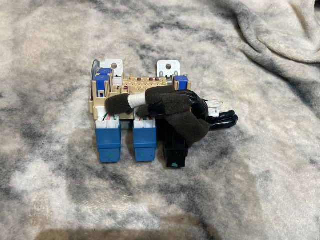 bontott NISSAN PULSAR Biztosítéktábla Utastér