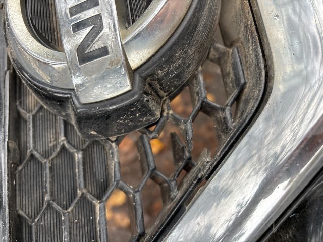 bontott NISSAN PULSAR Első Lökhárító (Részeivel)