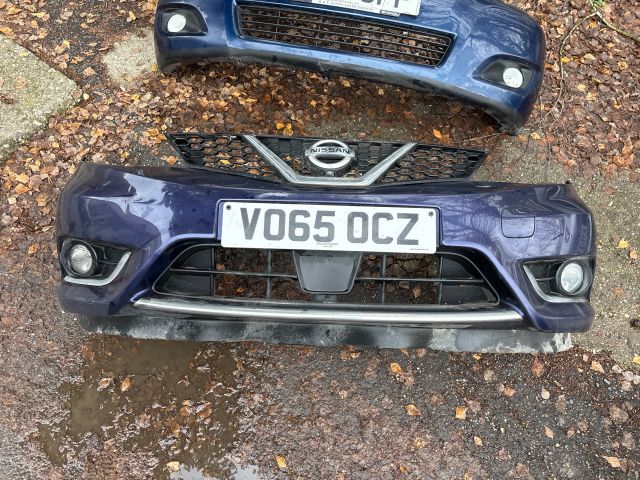 bontott NISSAN PULSAR Első Lökhárító (Részeivel)