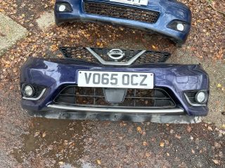 bontott NISSAN PULSAR Első Lökhárító (Részeivel)