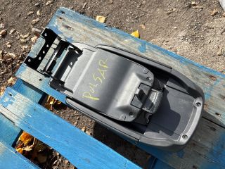 bontott NISSAN PULSAR Könyöklő