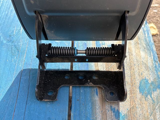 bontott NISSAN PULSAR Könyöklő