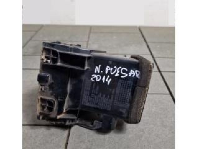 bontott NISSAN PULSAR Középső Szellőző