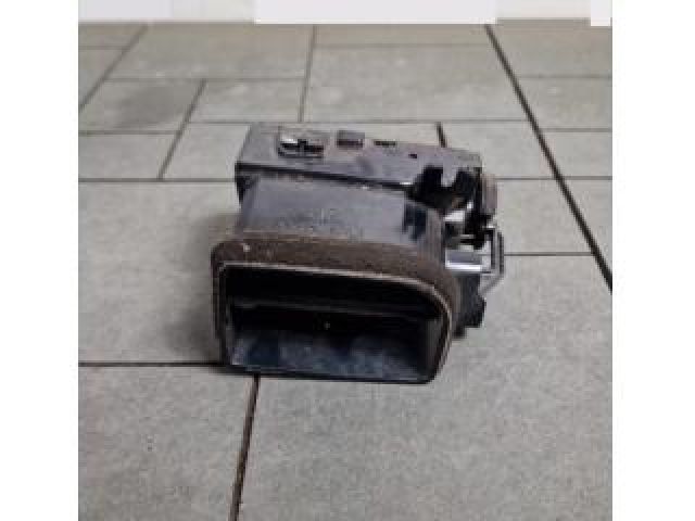 bontott NISSAN PULSAR Középső Szellőző