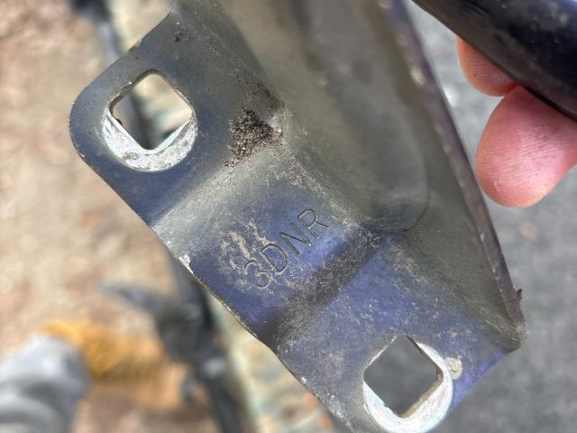 bontott NISSAN PULSAR Motorháztető Jobb Zsanér