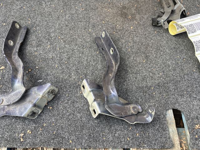 bontott NISSAN PULSAR Motorháztető Jobb Zsanér