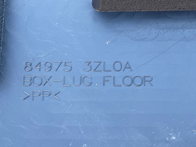 bontott NISSAN PULSAR Pótkerék Szerszámtartó