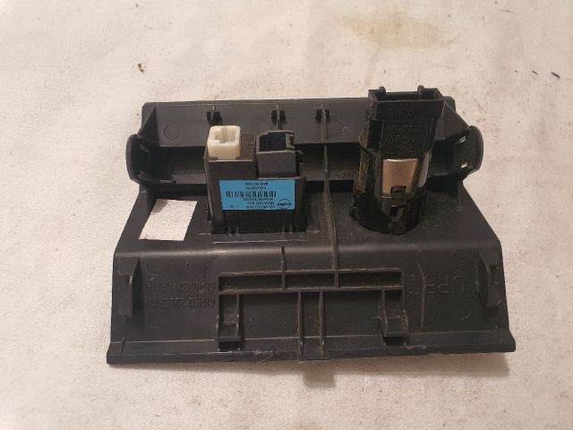 bontott NISSAN PULSAR Szivargyújtó Aljzat