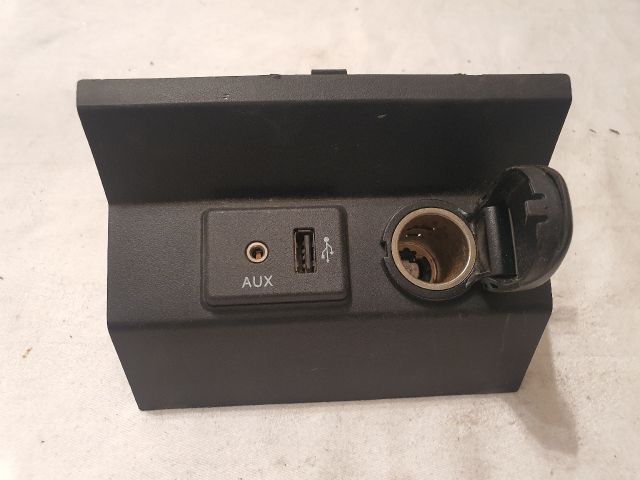 bontott NISSAN PULSAR Szivargyújtó Aljzat