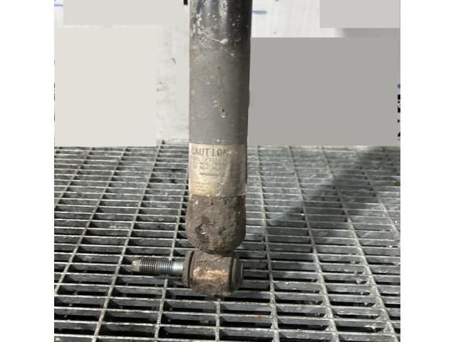 bontott NISSAN QASHQAI Bal hátsó Lengéscsillapító