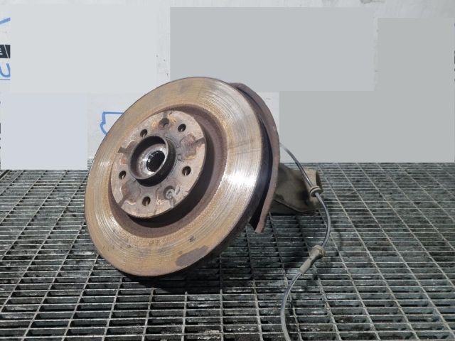 bontott NISSAN QASHQAI Jobb első Csonkállvány