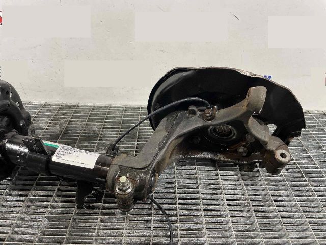 bontott NISSAN QASHQAI Jobb első Csonkállvány