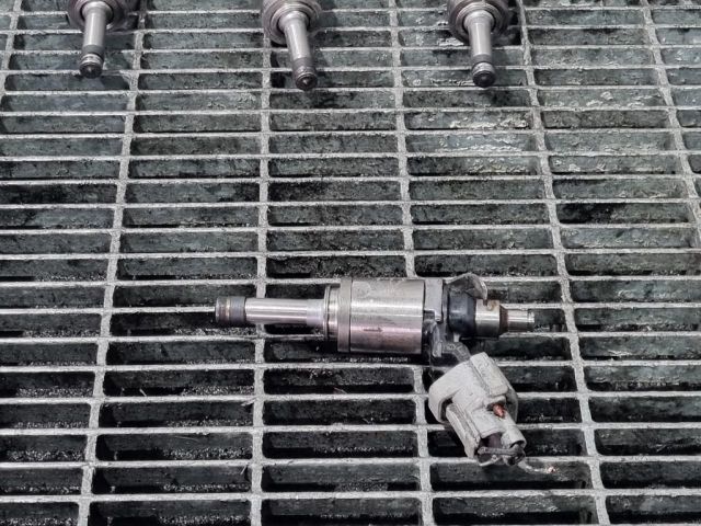 bontott NISSAN QASHQAI Porlasztó (1 db)