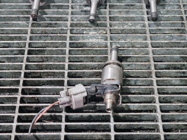 bontott NISSAN QASHQAI Porlasztó (1 db)