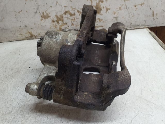 bontott NISSAN QASHQAI Bal első Féknyereg Munkahengerrel