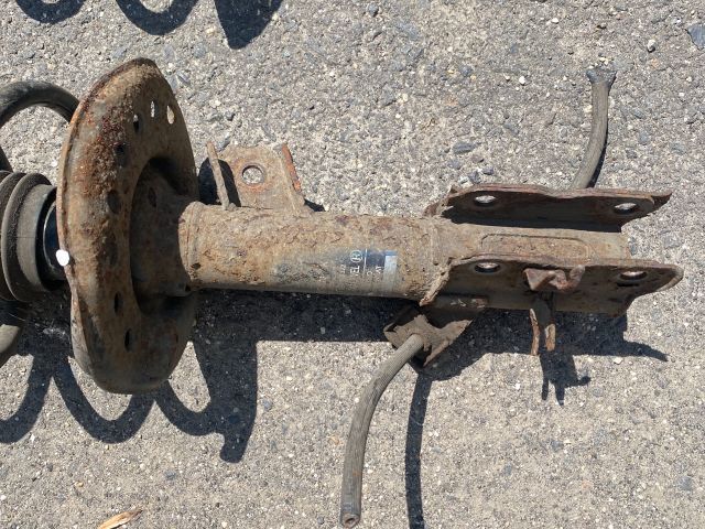 bontott NISSAN QASHQAI Bal első Gólyaláb (Lengécsillapító, Rugó)