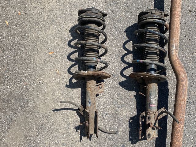 bontott NISSAN QASHQAI Bal első Gólyaláb (Lengécsillapító, Rugó)