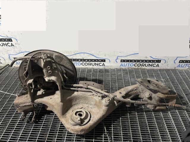 bontott NISSAN QASHQAI Bal hátsó Csonkállvány