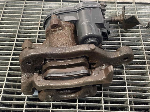 bontott NISSAN QASHQAI Bal hátsó Féknyereg Munkahengerrel