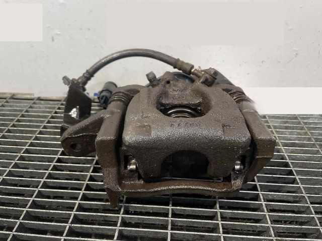 bontott NISSAN QASHQAI Bal hátsó Féknyereg Munkahengerrel