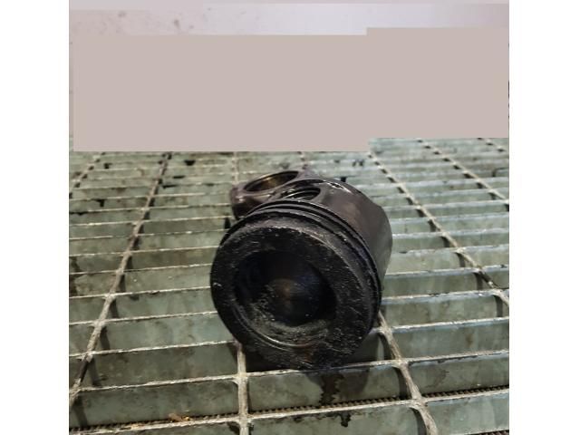 bontott NISSAN QASHQAI Dugattyú