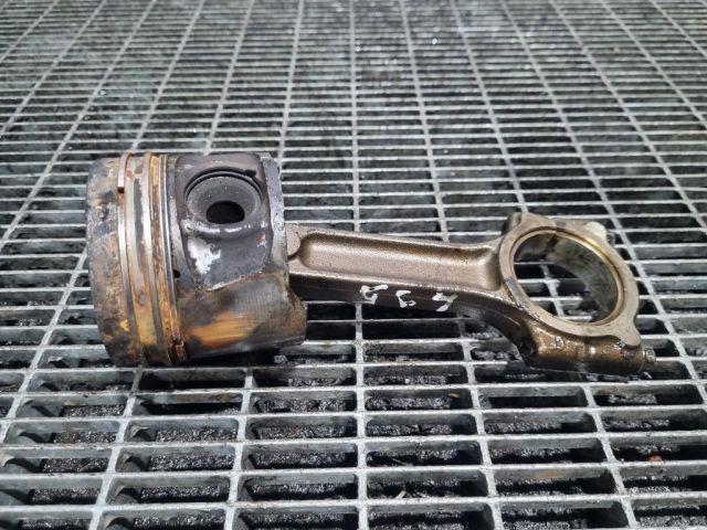 bontott NISSAN QASHQAI Dugattyú