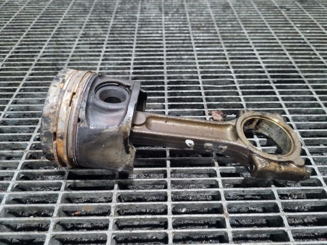 bontott NISSAN QASHQAI Dugattyú