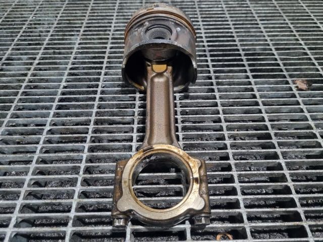 bontott NISSAN QASHQAI Dugattyú