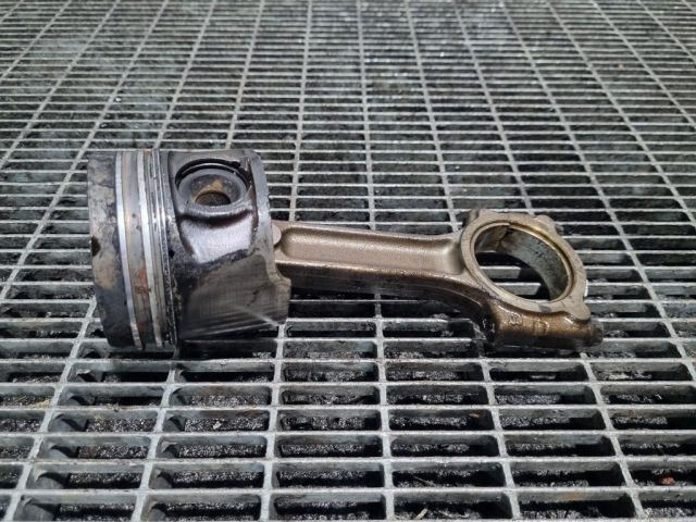 bontott NISSAN QASHQAI Dugattyú