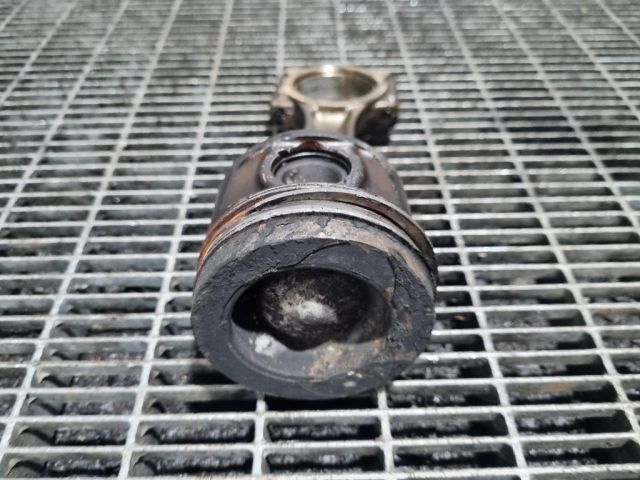 bontott NISSAN QASHQAI Dugattyú