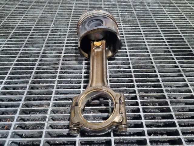 bontott NISSAN QASHQAI Dugattyú