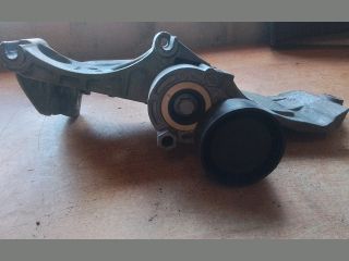 bontott NISSAN QASHQAI Generátor Tartó Bak