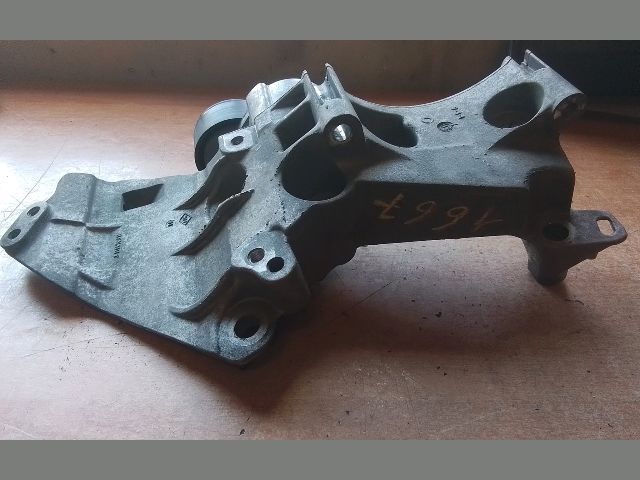 bontott NISSAN QASHQAI Generátor Tartó Bak