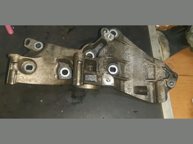 bontott NISSAN QASHQAI Generátor Tartó Bak