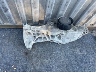 bontott NISSAN QASHQAI Generátor Tartó Bak