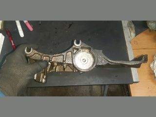 bontott NISSAN QASHQAI Generátor Tartó Bak