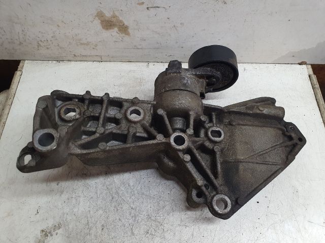 bontott NISSAN QASHQAI Generátor Tartó Bak