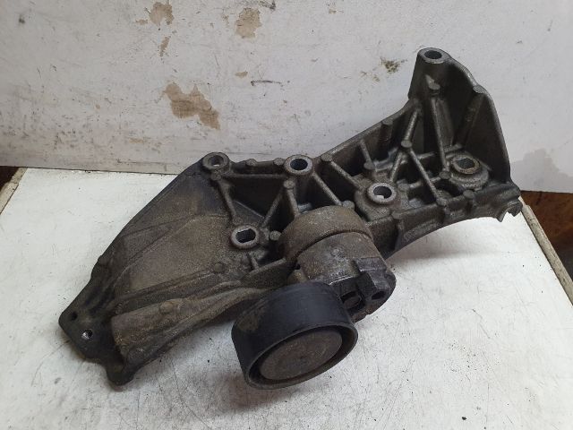 bontott NISSAN QASHQAI Generátor Tartó Bak