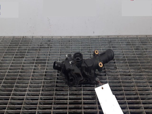 bontott NISSAN QASHQAI Hengerfej Vízkivezető