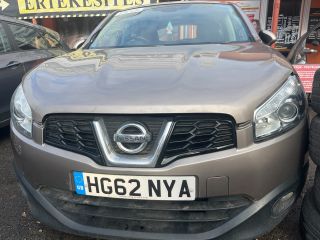 bontott NISSAN QASHQAI Homlokfal (Üres lemez)