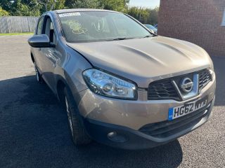 bontott NISSAN QASHQAI Homlokfal (Üres lemez)