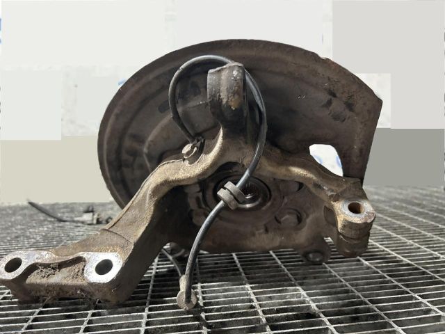 bontott NISSAN QASHQAI Jobb első Csonkállvány