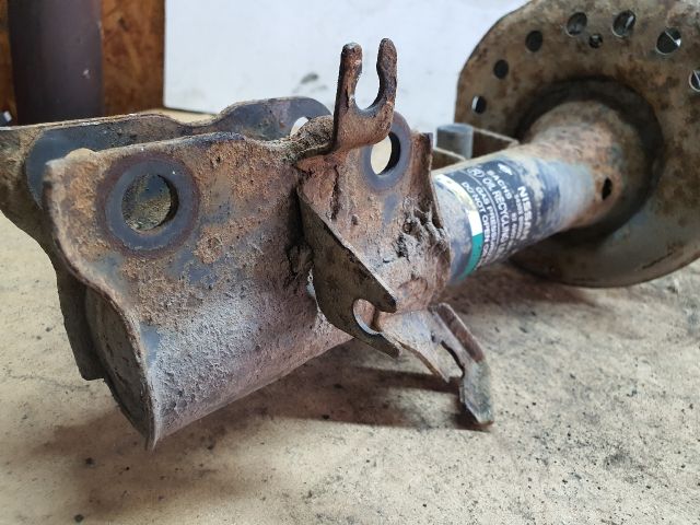 bontott NISSAN QASHQAI Jobb első Gólyaláb (Lengécsillapító, Rugó)